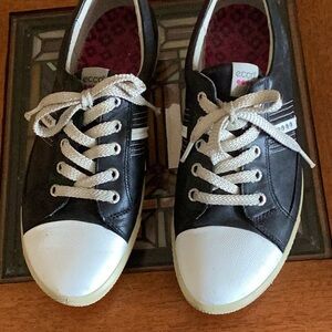 Ecco golf shoes with bonus shoe liners